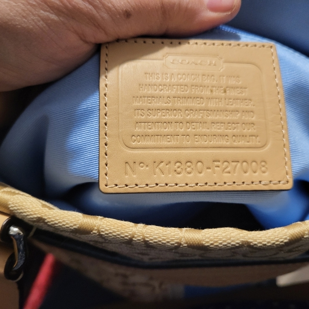 Coach Signature Stripe Tote. Beige And Blue. - Picture 5 of 7